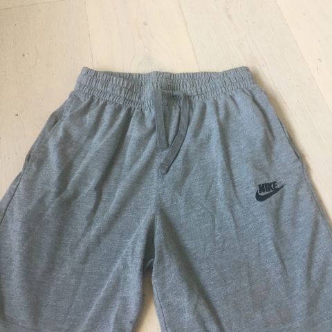 Nike shorts str 147-158