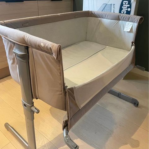 Chicco next2me bedside crib