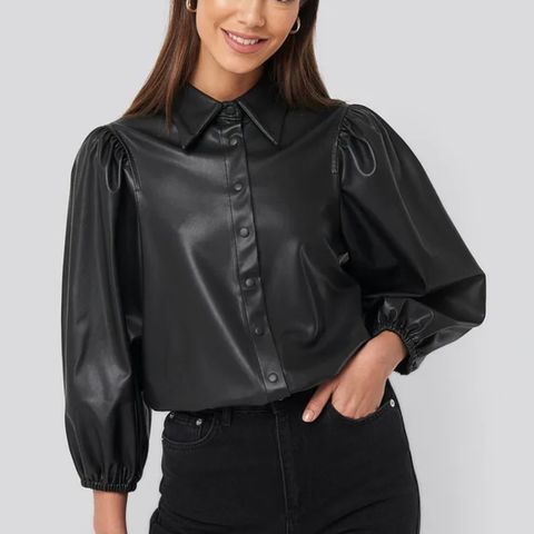 NA-KD Faux Leather Puff Sleeve Shirt str XL