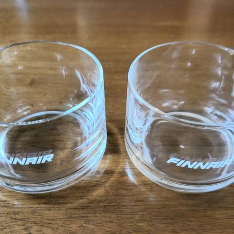 HASTER! Selges samlet. FINNAIR, to vintage juice-glass fra Finnair