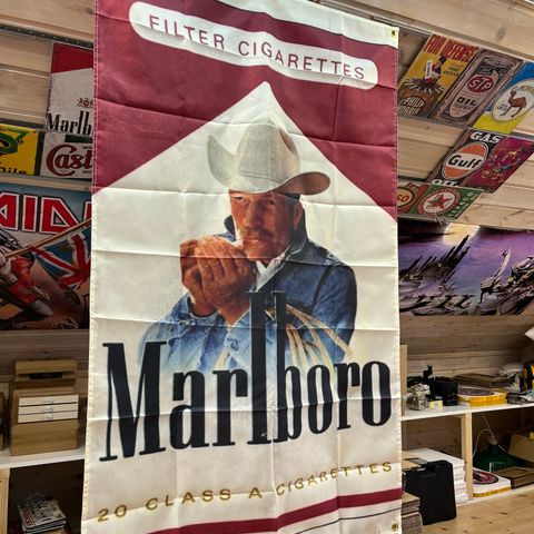 Marlboro Filter Cigarettes. Dekor Flagg For Innvendig Bruk 85X145 cm. Bar, Dekor