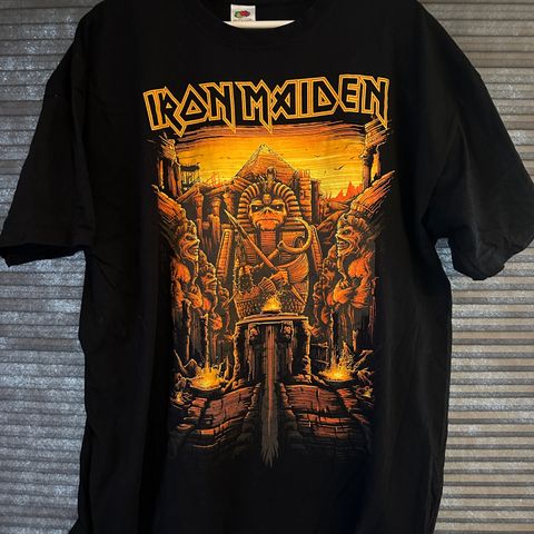 Iron Maiden Orginale Konsert T-skjorter selges. 3 i XXL og 1 i XL