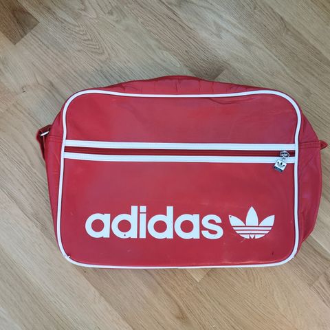 Retro Adidas skumderveske