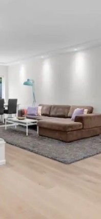 Stor sofa selges superbillig grunnet flytting