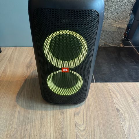 JBL Boombox 100