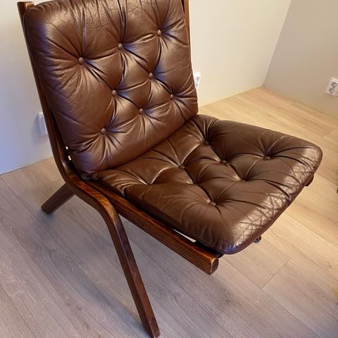 2 retro Uno-stoler fra Ekornes