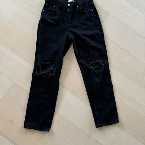 Jeans med hull