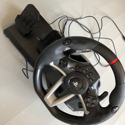 PS4 ratt og pedal.
