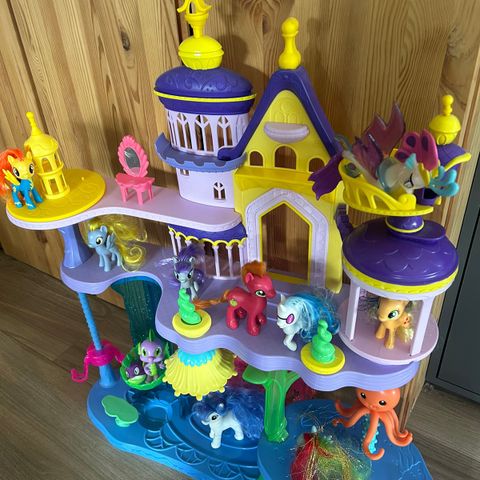 My little pony slott og figurer