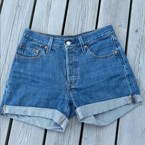 Levis 501 rolled shorts