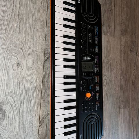 Casio SA-76 mini keyboard
