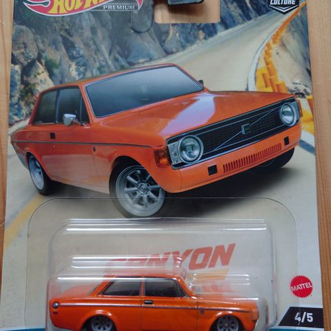 Hot Wheels Premium '73 Volvo 142 GL