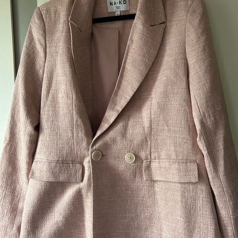 NA KD - Ny blazer selges rosa-hvit- Strl 40