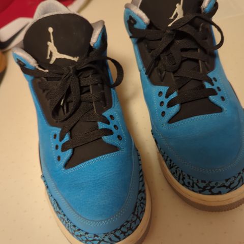 Jordan 3 "powder blue"