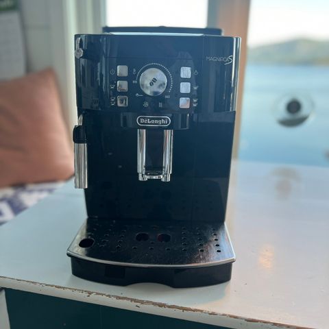 Kaffemaskin med melkeskummer