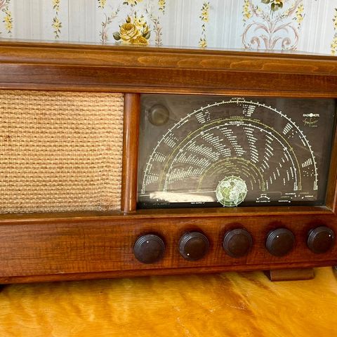 Radionette Symfoni luksus radio (1949-1952)