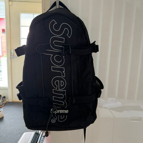 Supreme FW18 backpack