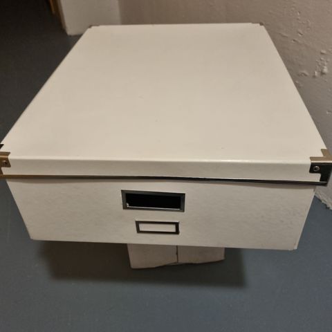 Har 3 stk oppbevarings bokser hel/fin fra IKEA!