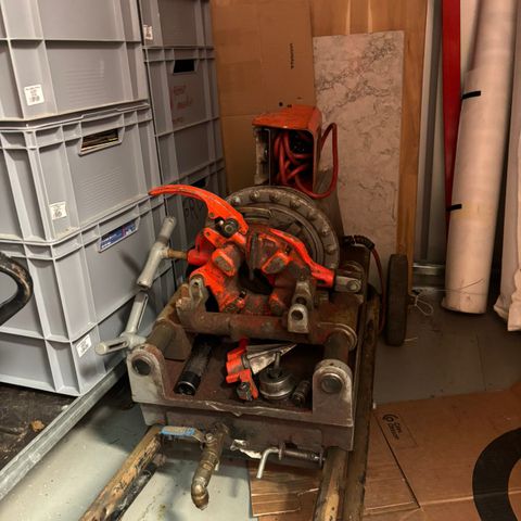 Ridgid 300 compact  må bort