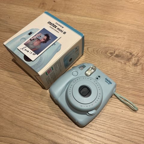 Polaroid instax mini 8