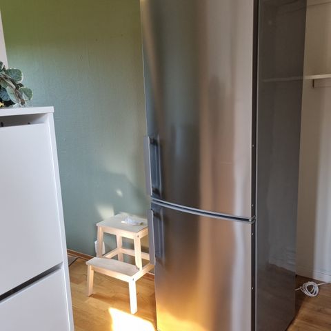 Kombiskap. Kjøle fryse refridgerator. Ikea