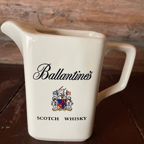 Ballantines whisky mugge.