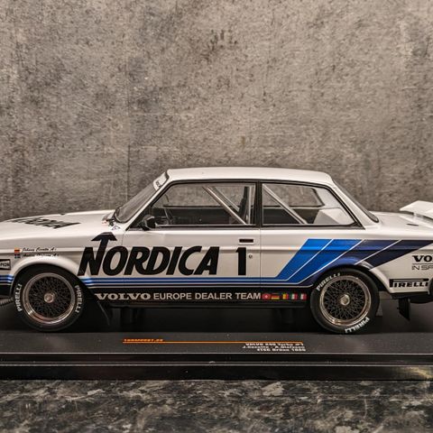 Volvo 240 Turbo #1 Nordica - ETCC Brunn - J.Cecotto / A. Olofsson  IXO - 1:18