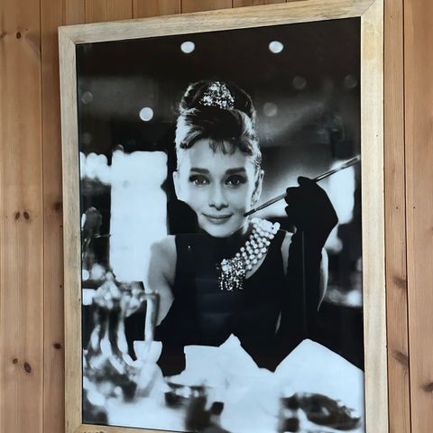 Innrammet plakat Audrey Hepburn fra Breakfast at Tiffany’s