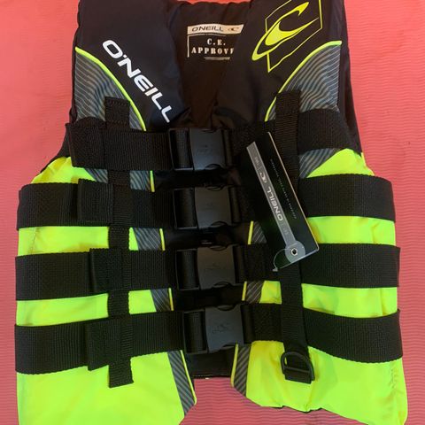 O’neill flytevest str S RESERVERT