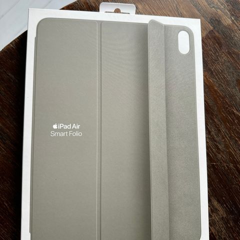 Ny iPad air 11’ 2024 modell smart folio selges