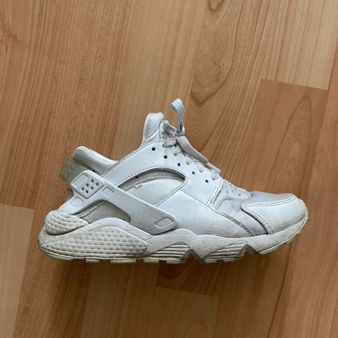 Én høyre Nike Air Huarache sko størrelse 37.5