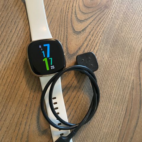 Fitbit Sense smartklokke