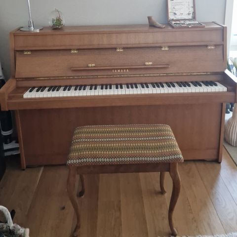 Yamaha piano, lettspilt og god klang