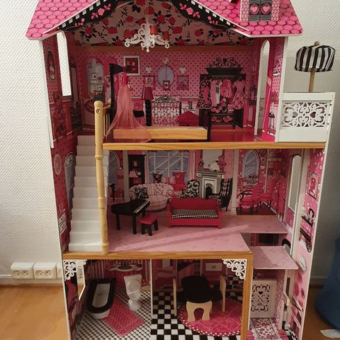 Barbie hus/ dukke hus  til salgs