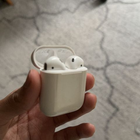 AirPods 2nd Generation (2019)