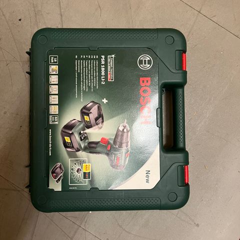 Bosch drill med 2 batterier