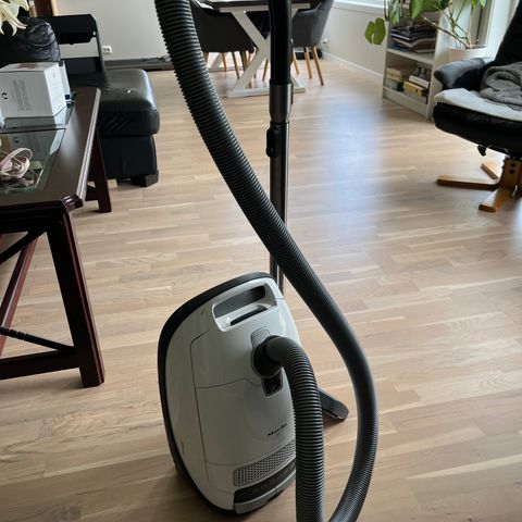 Miele støvsuger 2200w - modell S8 pure air