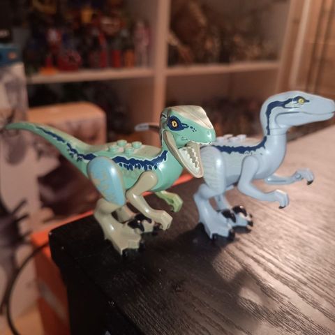 LEGO - 2 x Velociraptor Blue