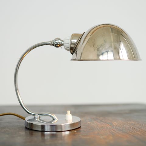 Lampe selges