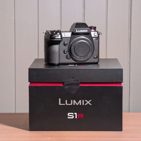 Lumix S1R Panasonic