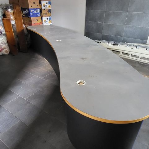 Kunde mottak/data bord selges 1500,-