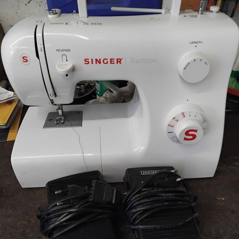 Singer 2250