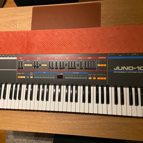 Roland JUNO-106