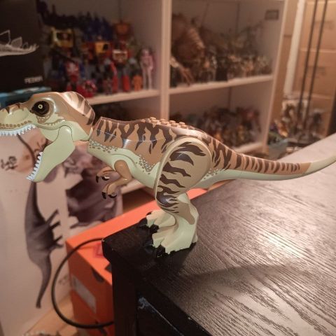 LEGO - Lys Tyrannosaurus Rex