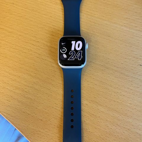 Apple Watch series 9, 41 mm, GPS, 3 mnd gammel