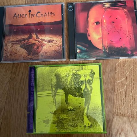 Alice in Chains cd’er selges (Nirvana, Pearl Jam, Metallica, Foo Fighters)