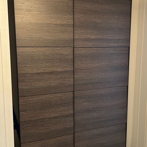 Sliding wardrobe / garderobe