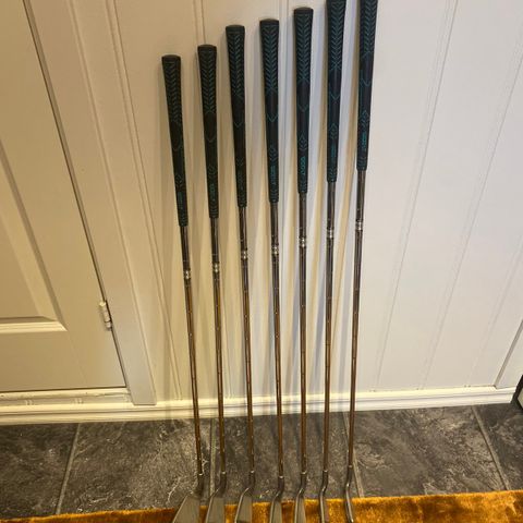 Wilson jernsett 3- PW (NB 8-jern mangler)