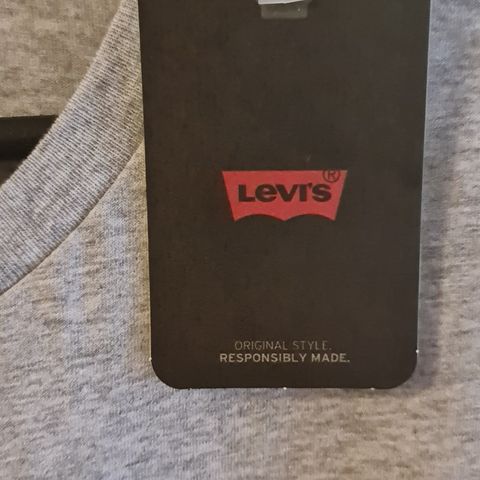 Ny Levis T-skjorte