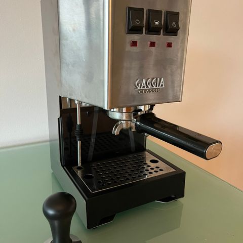 Gaggia Classic espressomaskin med Gaggia understell